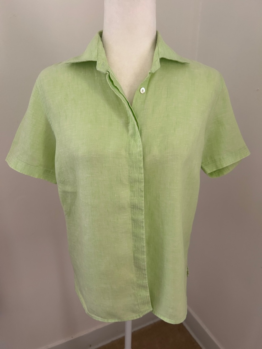 Lands' End Light Green Linen Short-Sleeve Button-Down